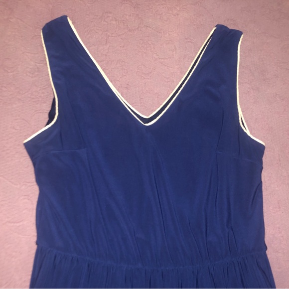 Pleated Lace Dress 💙 - Picture 3 of 11